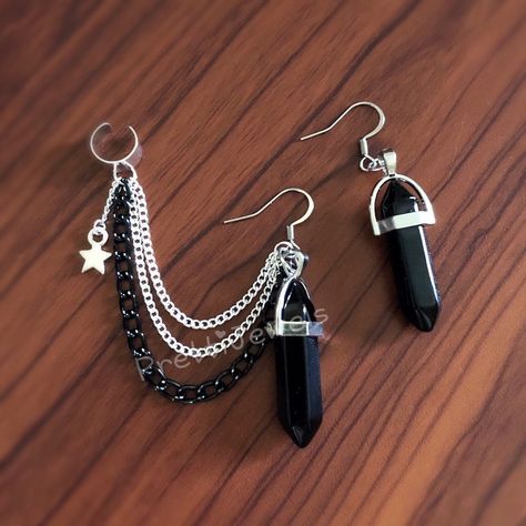 Ušný Piercing, Emo Jewelry, Ear Cuff Chain, Crystal Ear Cuff, Ear Cuff Earrings, Edgy Jewelry, Onyx Crystal, Chique Outfits, Fish Hooks