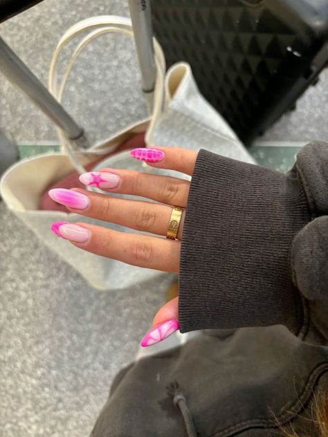 Acrylic Nails Ideas Back To School, Almond Nails School, Nails Back To School 2024, 2024 Nail Inspo Almond, Funky Pink Nails, Pink And Purple Nails Designs, Almond Nails Purple, Elegant Almond Nails, Trendy Almond Nails