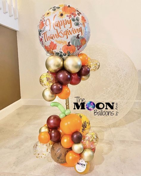 Fall Balloon Decor Ideas, Autumn Balloon Decorations, Fall Themed Balloon Decor, Thanksgiving Balloon Centerpiece, Thanksgiving Decorations Balloons, Thanksgiving Balloon Bouquet, Thanksgiving Balloon Decorations, Fall Balloon Decor, Fall Balloons