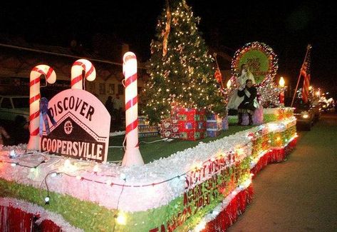 Gingerbread House Float, Holiday Parade Floats, Community Christmas, Christmas Parade Floats, Homecoming Floats, Holiday Parades, Pocket Park, Christmas Stories, Candyland Christmas