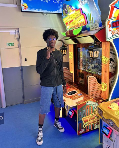 arcade aesthetic Nerdy Black Guy, Black Representation, Nerd Aesthetic, Nerdy Guys, Inheritance Games, Boy Aesthetic, Black Boy, Teen Boy, Black Boys