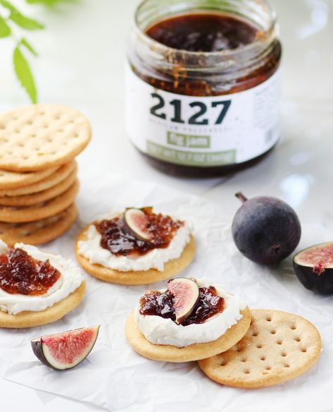 Fig Appetizer, Homemade Fig Jam, National Drink Wine Day, Best Thanksgiving Appetizers, Drink Wine Day, Mascarpone Recipes, Fig Jam Recipe, Flavored Nuts, Quick Appetizer