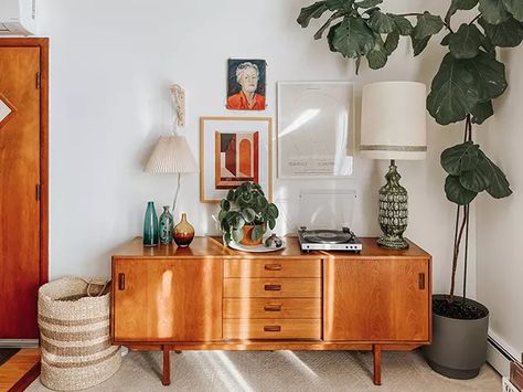 Mixing Modern and Antique Furniture: 15 Tips and Tricks | Hunker Mixing Modern And Antique Furniture, Ikea Side Table, Sideboard Styles, Living Room Reveal, Green Diy, Vintage Living Room, Modern And Antique, Home Decorating Ideas, Living Room Makeover