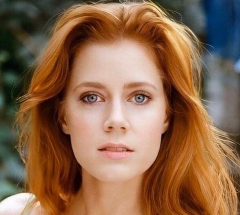 headshot of ethereal natural classic amy adams with long loose hair and light natural namkeup Amy Addams, Emily Deschanel, Red Hair Woman, Redhead Beauty, Penelope Cruz, Amy Adams, Zooey Deschanel, Ginger Hair, Portrait Painting