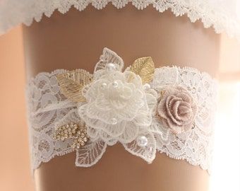 GadabyGrace - Etsy Wedding Garter Diy, Thigh Measurement, Gold Garter, White Garter, Crystal Garter, White Lace Garter, Bride Garter, Garter Lace, Bridal Garter Lace