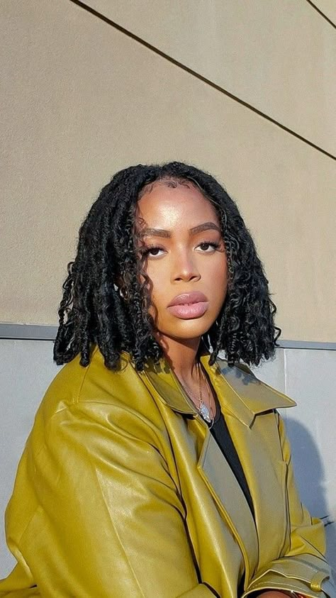 Faux Loc Bob Dreads Black Women, Short Bob Faux Locs, Bob Dreads Faux Locs, Two Strand Twist Bob Locs, Crochet Dreadlocks Faux Locs, Faux Locs Bob Hairstyles, Short Curly Faux Locs, Bohemian Locs Short, Faux Loc Bob Style