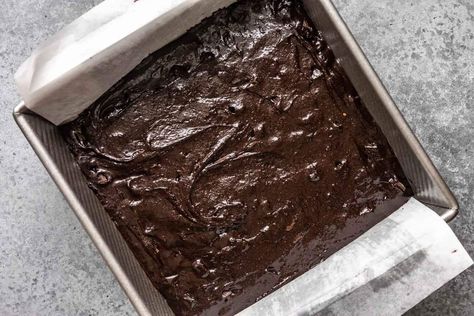 The Best Olive Oil Brownies (with Dark Chocolate and Sea Salt) Brownies Without Butter, Healthy Puppy Chow, Olive Oil Brownies, Oil Brownies, Chocolate Snickerdoodles, Homemade Nutella Recipes, Classic Brownies Recipe, Best Olive Oil, Bean Brownies