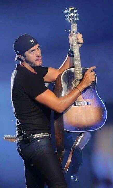 Luke Bryan Luke Bryan Fan, Luke Bryan Concert, Male Country Singers, Luke Bryan Pictures, Shake It For Me, Best Country Singers, Entertainer Of The Year, Brad Paisley, Cute Backgrounds For Phones