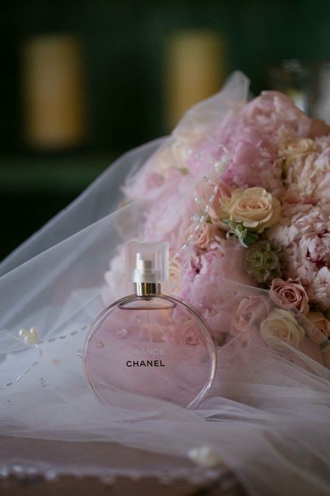 Jo Malone Perfume, Clean Perfume, Chanel Chance, Miss Dior Blooming Bouquet, Expensive Perfume, Lovely Perfume, Perfume Photography, Fragrances Perfume Woman, Wear Perfume