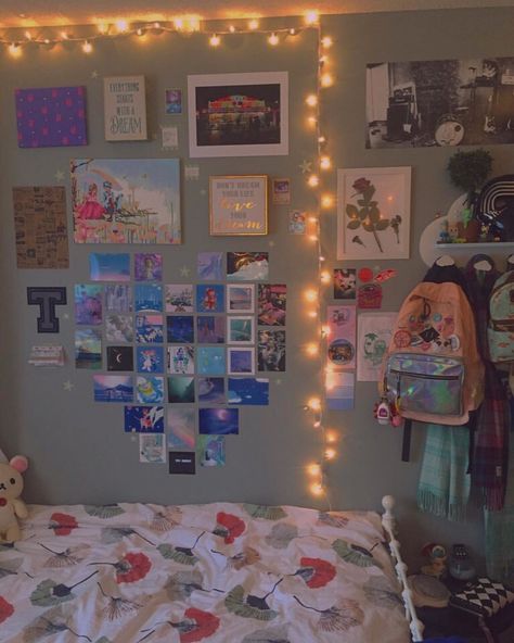 College Hostel Room Decoration, Bedroom Decor Pictures, Aesthetic Craft, Dorm Room Crafts, Colorful Room Decor, Hostel Room, Girly Room Decor, Diy Room Decor Videos, Easy Room Decor