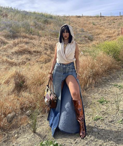 Long Denim Dress Outfit, Long Jeans Skirt, Denim Dress Outfit, Long Denim Dress, Quality Street, Skirt Summer, Fashion Aesthetics, Long Jeans, Feminine Outfit