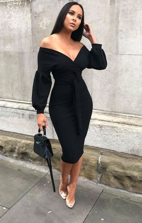 - Pinterest - MaebelBelle - Tea Length Homecoming Dresses, Dress Tea Length, Robes Glamour, High Neck Midi Dress, Black Homecoming Dress, Shoulder Wrap, Looks Chic, Bodycon Midi, Tea Length