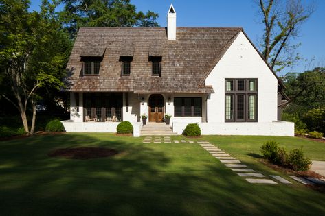 HOMEWOOD RENOVATION — KRUMDIECK ARCHITECTURE + INTERIORS Cedar Shake Cottage, Brick Farmhouse, Cedar Shake Roof, Cedar Shake, Transitional Exterior, White Siding, Shake Roof, Brown Roof, Modern Lake House