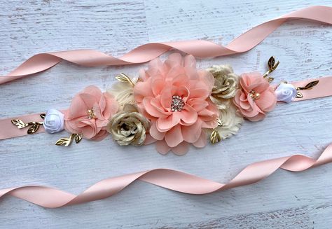 Maternity Belt Sash, April Baby Shower, Baby Shower Favours For Guests, Belly Art, Stacked Hair Bow, Baby Shower Sash, Baby Shower Favours, Black Hair Bows, Maternity Belt