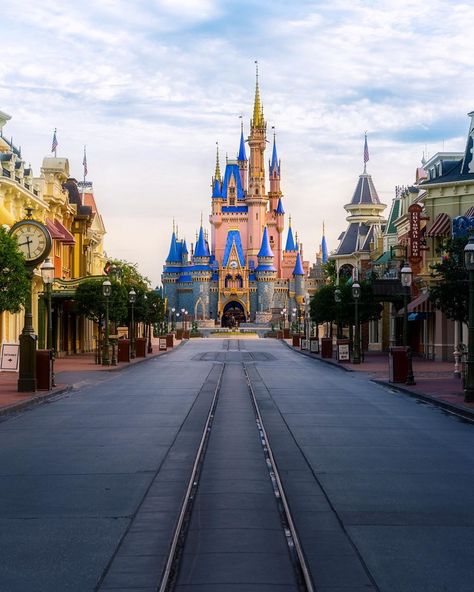 Shane Ware on Instagram: “Finishing off the “new castle row” of my feed with the classic empty Main Street shot showing off the new colors. Had such a great weekend…” Disney Main Street Wallpaper, Disney Castles, Disneyland Main Street, Disney World Castle, Main Street Usa, New Castle, Cinderella Castle, Disney Castle, Vacation Ideas