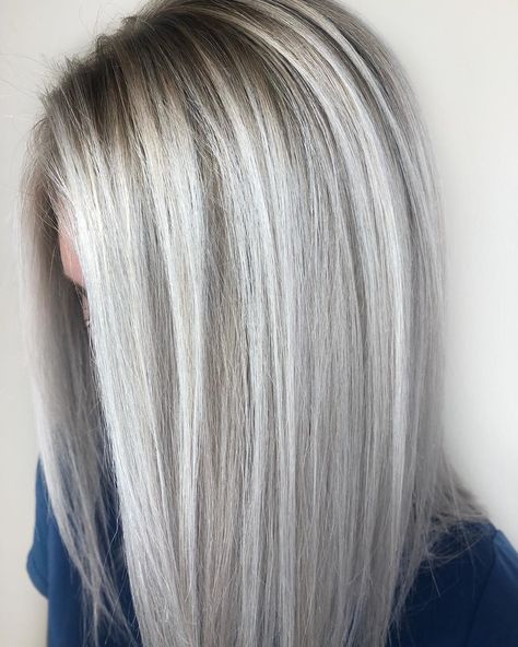 15+ Fall Blonde Color Ideas Blonde Hair Color For Fall 2023, Dark Platinum Blonde Hair, Fall 2023 Blonde Hair Trends, Blonde Hair Fall 2023, Dark Blonde To Brunette, Swirl Hair Color, Ash Gray Highlights, Fall Ash Blonde Hair, Grey Toned Hair