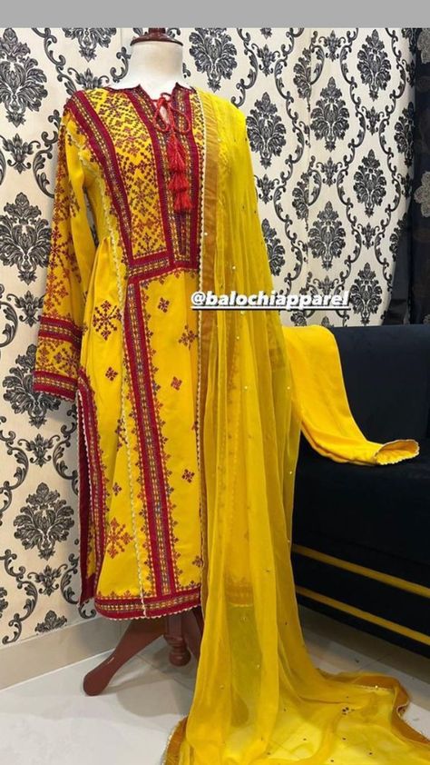 Balochi Kurta Designs Women, Balochi Kurta Designs, Balochi Dress Design Doch, Blochi Design, Balochi Doch, Desinger Dresses, Balochi Dresses, Balochi Embroidery, Sindhi Embroidery