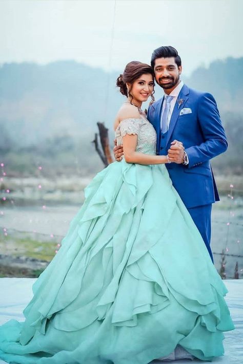 Pose Prewedding, Pre Wedding Photoshoot Props, Indian Wedding Poses, Pre Wedding Photoshoot Outfit, Engagement Photography Poses, Couple Wedding Dress, Indian Wedding Photography Couples, Bridal Photography Poses, Wedding Photoshoot Props