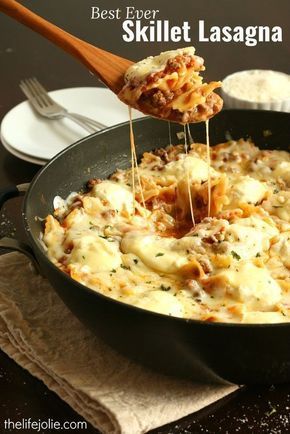 This Best Ever Skillet Lasagna truly is the amazing! It's such a quick and easy recipe and the flavors cannot be beat (especially because it comes together in around 30 minutes!). This one is definitely a keeper! Butternut Squash Sage, Recipes Chinese, Skillet Lasagna, Pasta Meals, Lasagna Noodles, Pumpkin Sauce, One Skillet Meals, Skillet Recipes, Romano Cheese