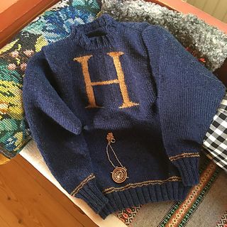 Ravelry: Liljekonvalj's Ravenclaw Weasley Christmas Sweaters Weasley Christmas, Harry Potter Jumper, Weasley Sweater, Harry Potter Sweater, Knitting Charts, Christmas Knitting, Custom Monogram, Ravenclaw, Kids Sweater