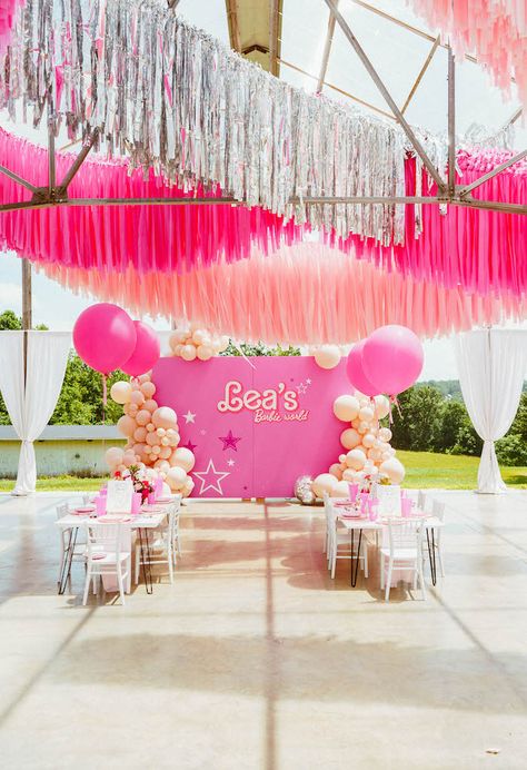 Barbie Pool Party Ideas, Backdrop Barbie, Barbie Pool, Barbie Pool Party, Aesthetic Barbie, Barbie Party Decorations, Barbie Theme Party, Tangled Party, Barbie Aesthetic