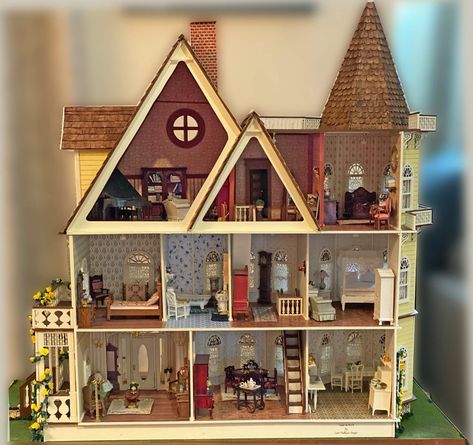 Half Scale Dollhouse, Half Scale Miniatures, Mini Creations, Pierce Dollhouse, Dollhouse Interior, Small Sitting Area, Dollhouse Decorating, Second Floor Landing, Dollhouse Design