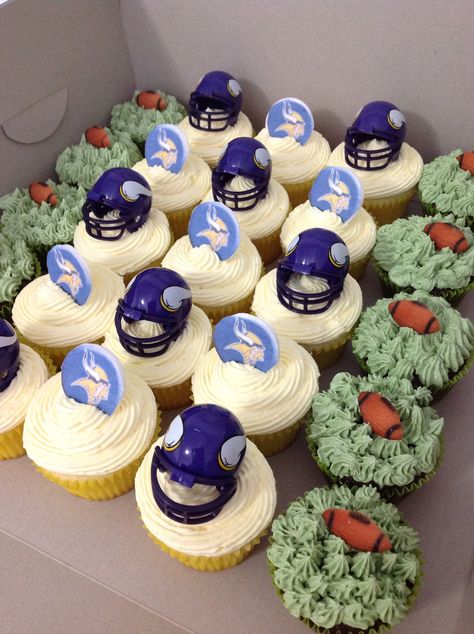 Football cupcakes: Minnesota Vikings Minnesota Vikings Cupcakes, Birthday Cake Ideas For Adults, Birthday Cake Ideas For Adults Women, Viking Birthday, Football Recipes, Viking Baby, Birthday Cupcakes Decoration, Football Cupcakes, Birthday Party Table Decorations