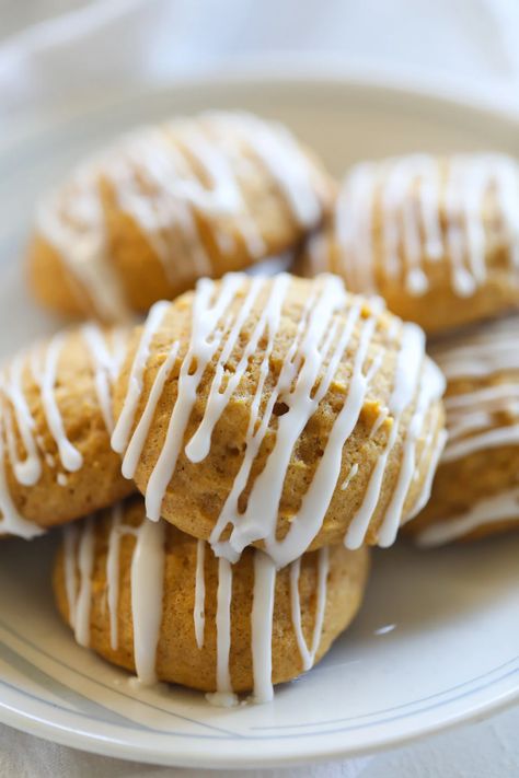 pumpkin cookies on plate How To Eat Persimmon, Persimmon Cookie Recipe, Persimmon Cookies, Soft Pumpkin Cookies, Persimmon Recipes, Pumpkin Sugar Cookies, Pumpkin Cookie Recipe, Basic Cookies, The Best Cookies