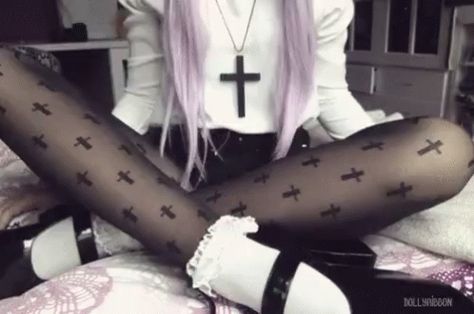 Pastel Goth Pfp, Tumblr Goth, Bubble Goth, Pastel Goth Outfits, Scene Goth, Pastel Goth Fashion, Pastel Grunge, Kawaii Goth, Grunge Goth