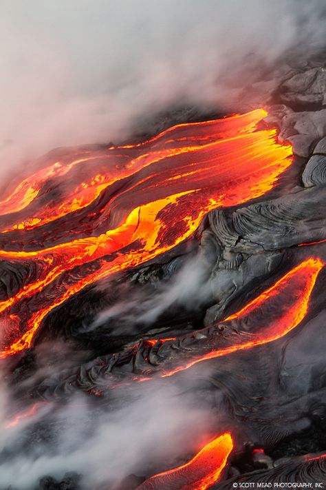 Flowing molten lava from Kilauea, Volcano National Park, Big Island, Hawaii. Volcano Reference, Volcano Photography, Photo Zen, Volcano Pictures, Hawaiian Volcano, Kilauea Volcano, Life Worth Living, Molten Lava, David Attenborough