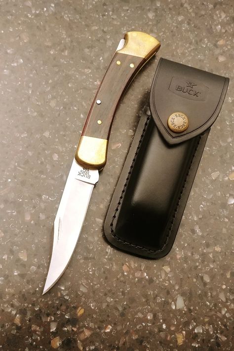 Hunter Knife, Buck 110, American Buffalo, Western Outfits Men, Knives For Sale, Pretty Knives, Buck Knives, Cool Knives, Army Girl