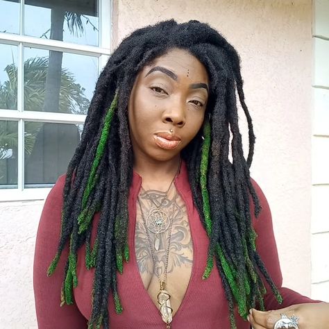 Semi Freeform Locs Women, Freeform Locs Women, Semi Freeform Locs, Locs Women, Healthy Locs, Free Form Locs, Freeform Locs, Dreads Hairstyles, Beautiful Dreadlocks