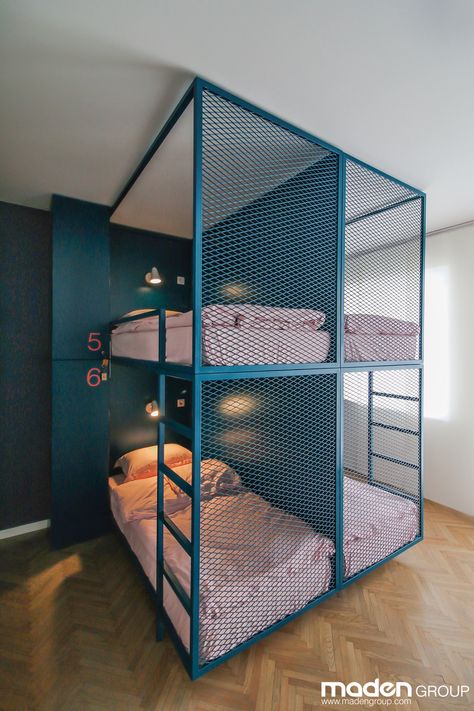 Small Hostel Ideas, Hostel Bunk Beds Design, Bunk Beds Hostel, Hostel Ideas Projects Interior Design, Hostel Beds Design, Hostel Room Layout, Maid Room Design, Hostel Room Interior, Dormitory Room Design