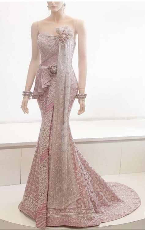 Thai Formal Dress, Thai Traditional Dress Modern, Thai Silk Dresses Modern, Thai Dress Modern, Thai Fashion Modern, Thailand Wedding Dress, Khmer Wedding Dress, Thai Dresses, Fairy Gown