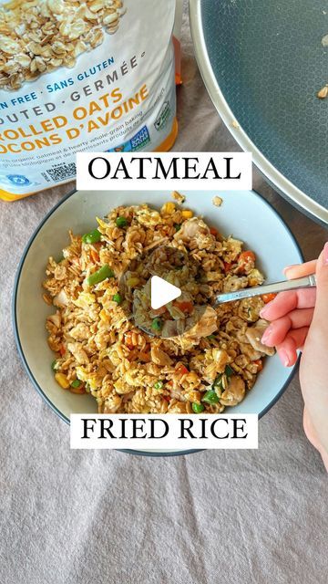 Kirby Ip on Instagram: "Healthy Oatmeal Fried Rice?!?  😱 I’ve been eating this non-stop for the past week and honestly I’m okay with eating this in place of fried rice at home because it’s just THAT GOOD!! 💪🏻😎  Try it and tell me what you think! Oatmeal is richer in most minerals and vitamins, and helps lower cholesterol so I’m loving this healthy swap for white rice 🍚  I’ve also been really loving the 14” Hybrid Wok from @hexclad 🙈 It’s SOO GOOD 🔥  🌟 Follow @eatingwithkirby for more easy hacks and recipes🌟  ✨ RECIPE: • 1 cup rolled oats (don’t use quick oats as it might become too mushy) • 1/2 cup hot water (or just enough to get the oats a bit wet) • 1 tbsp neutral oil • 1 tsp grated ginger • 1 tsp minced garlic • 1 cup diced chicken thigh (optional or can sub with other protein Oats Chicken Recipes, Fried Oatmeal Recipes, Oatmeal Chicken, Fried Oats, Hot Oatmeal, Fried Rice At Home, Healthy Swaps, Easy Hacks, Diced Chicken