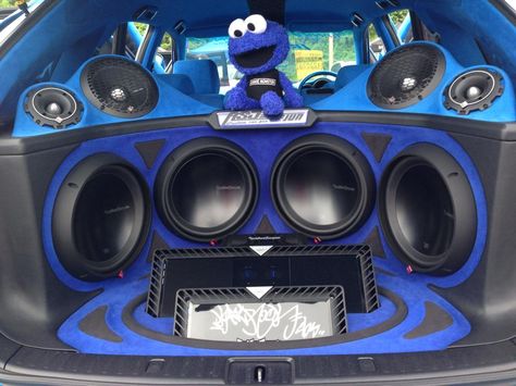 Immaculate display of #RockfordFosgate #Punch speakers and #Power subwoofers and amplifiers #CarAudio #Bass Car Audio Ideas, Truck Audio System, Car Speaker Box, Sound System Car, Custom Car Audio, Car Speakers System, Audio Ideas, Subwoofer Box Design, Car Stereo Systems