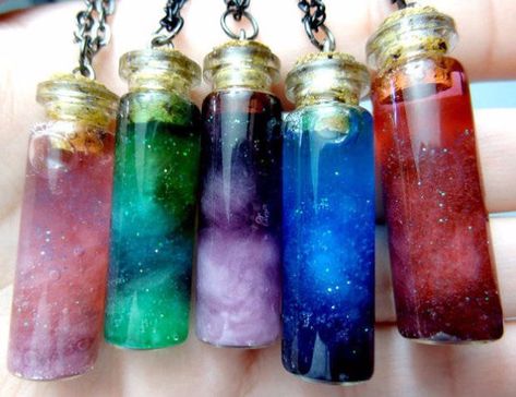 Crafts to Make and Sell - How to Make Bottled Nebula - Cool and Cheap Craft Projects and DIY Ideas for Teens and Adults to Make and Sell - Fun, Cool… Diy Galaxie, Crafts For Teens To Make, Cheap Crafts, Crafts To Make And Sell, Crafts For Teens, Snow Globe, Cute Crafts, Cool Diy, Crafts To Do