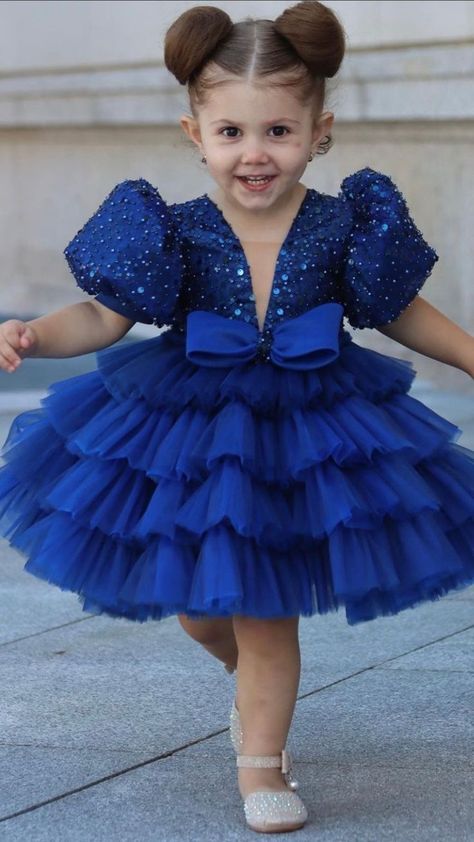 Baby Girl Dresses For Birthday, Vacation Outfits Winter, Women Vacation Outfits, African Kids Clothes, Bubu Gown Styles, Women Vacation, Kids Dress Collection