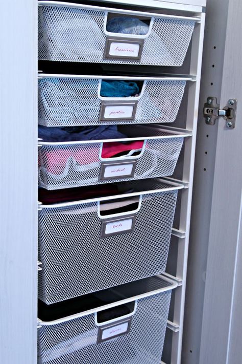 These easy DIY tricks will make your space feel twice as big (promise). Deep Closet Organization, Organiser Son Dressing, Deep Closet, Best Closet Organization, Smart Closet, Closet Hacks Organizing, Organized Closet, Makeup Drawer Organization, Clothes Closet Organization