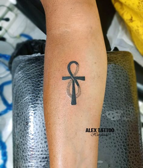 Ahnk Tattoo Women, Ankh Tattoos For Women, Anhk Tattoos For Black Women, Ahnk Tattoo Black Woman, Ankh Symbol Tattoo, Key Of Life Tattoo, Ankh Tattoo Women, Egyptian Symbol Tattoo, Tattoo Key