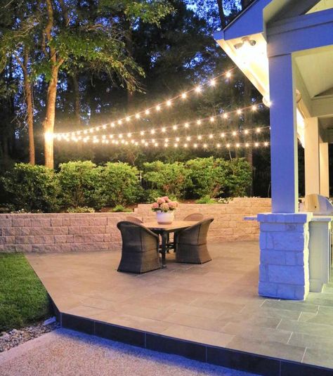 30 Outdoor String Light Ideas for Backyard and Patio - Blitsy Hanging Outdoor String Lights, Backyard Cafe, Backyard String Lights, Tiny Garden Ideas, Backyard Dining, Diy String Lights, Outdoor String Lights, Patio String Lights, Outdoor Landscape Lighting