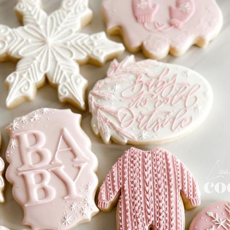 Little Snowflake Baby Shower Ideas Girl, Baby It’s Cold Outside Sugar Cookies, Pink Snowflake Cookies, Christmas Baby Shower Desserts, Baby Its Cold Outside Baby Shower Ideas Pink, Baby Its Cold Outside Cookies, Winter Wonderland Baby Shower Cookies, Winter Baby Girl Shower Ideas, Little Snowflake Baby Shower Ideas