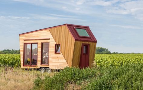 Beautiful Tiny House With Contemporary Architecture And Skylight Room. | Bored Panda Tiny House Skylight, House Skylight, Skylight Room, Tiny House Builders, Modern Tiny House, Tiny House Movement, Exterior Wood, Bedroom Loft, Tiny House On Wheels