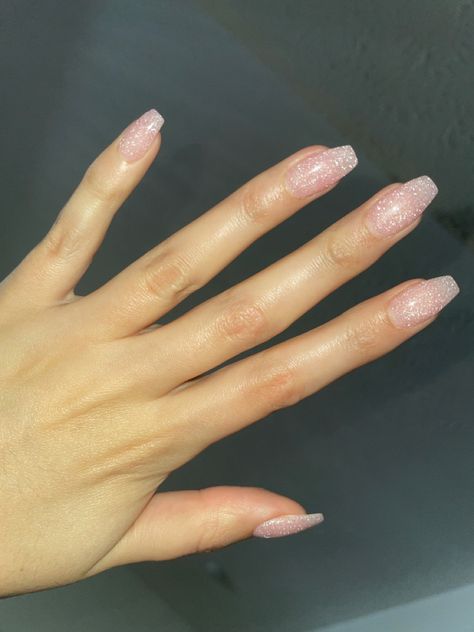 Sparse Glitter Nails, Neutral Nails Acrylic Sparkle, Sparkle Simple Nails, Light Pink Shiny Acrylic Nails, Clear With Sparkle Nails, Simple Sparkle Nails Acrylic, Clear Sparkle Dip Powder Nails, Shimmering Pink Nails, Light Pink Gel Nails With Glitter