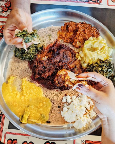 Ethiopian etiquette - eating with hands. Ethiopian meal - Doro Wat. Eating With Hands, Doro Wat, Ethiopian Cuisine, Ethiopian Food, Flatbread, Palak Paneer, Hummus, Bread, Ethnic Recipes