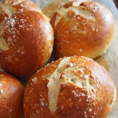 Pretzel Bread Bowls Recipe - (4.3/5) Pretzel Bowl Recipe, Pretzel Bread, Bowl Bread, Kitchen Simple, Bread Bowl, Bread Making, Bread Bowls, Bowl Recipe, Bread Machine