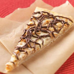 Peanut Butter Cheesecake Pizza Cheesecake Pizza, Fresh Fruit Recipes, Peanut Butter Cheesecake, Dessert Pizza, Health Desserts, Melting Chocolate Chips, Peanut Butter Recipes, Pizza Recipe, Deep Dish