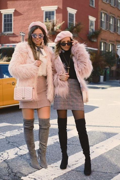 Faux Fur Coats For Street Walks 2019 Baret Outfit, Modest Winter Outfits, Pink Faux Fur Coat, Pink Fur Coat, Fur Coat Outfit, Fall Fashion Coats, K Fashion, 90's Fashion, Moda Chic