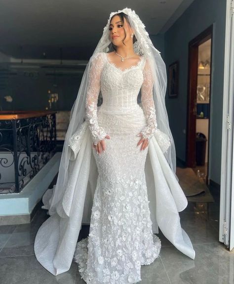 Elegant Wedding Dress Mermaid, Elegant Mermaid Wedding Dress, Mermaid Wedding Dress With Sleeves, Latest Wedding Gowns, Wedding Dress With Sleeves, Wedding Dress Bustle, Bride Dress Simple, Classy Wedding Dress, Soiree Dress