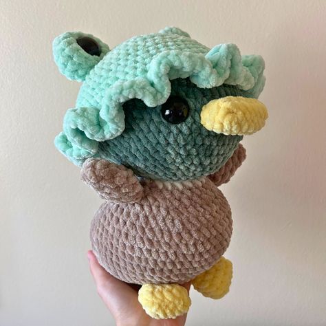 Crochet Plushies Pattern Free No Sew, Crochet Plushie Pattern Free, Crochet Plushie Patterns, Duck Crochet Pattern, Amigurumi Cow Pattern, Diy Finger Knitting, Crochet Craft Fair, Yarn Projects Crochet, Duck Crochet